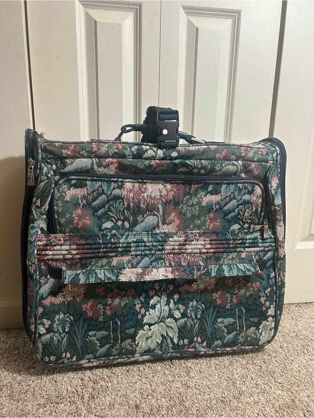 VTG Atlantic Suitcase Tapestry Green Floral Wheeled Rolling Wardrobe Rare USA